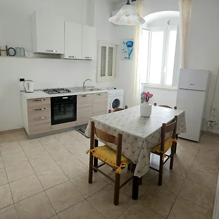 Casa Aurora Дом отдыха Полиньяно-а-Маре
