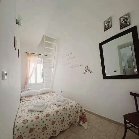 Casa Aurora Полиньяно-а-Маре
