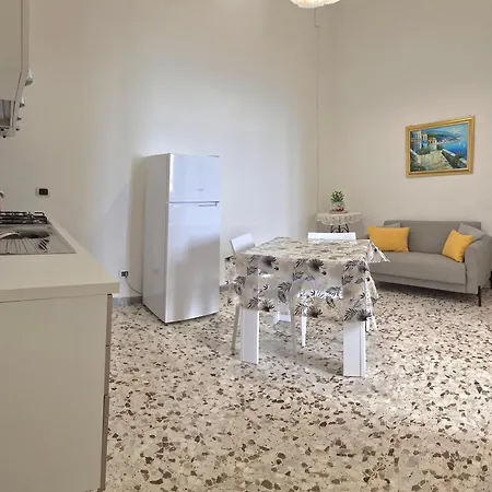 Casa Aurora Дом отдыха Полиньяно-а-Маре